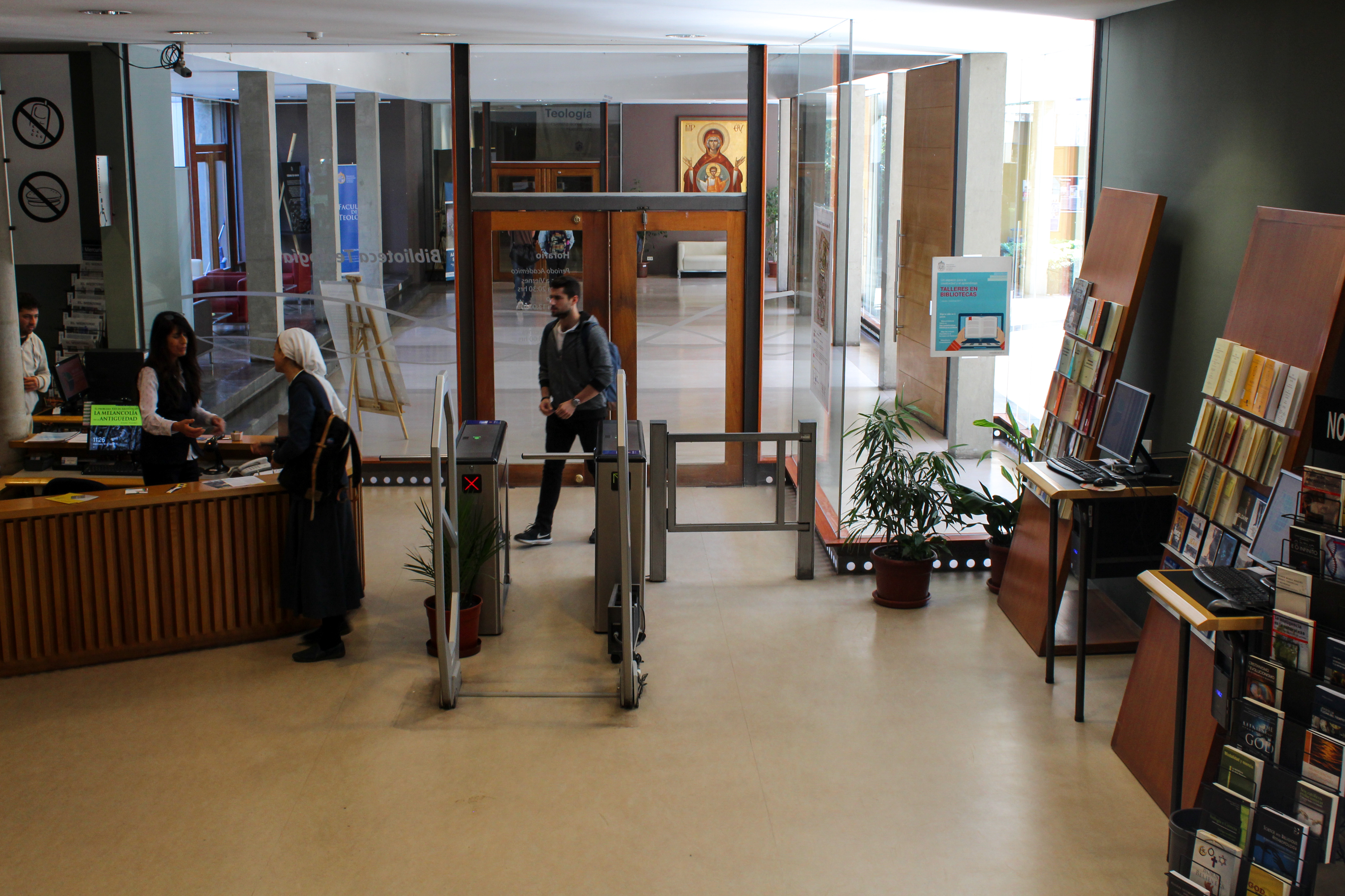 Biblioteca de Teología UC